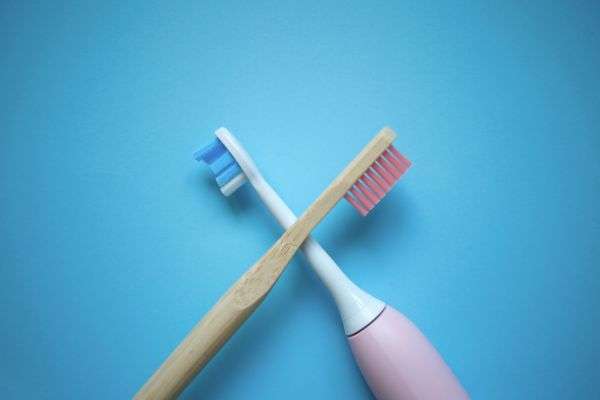 cepillo electrico vs cepillo de dientes manual